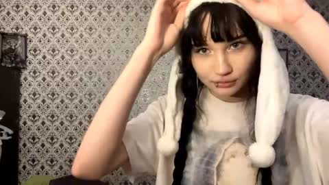 Snapshot of maryamtraylor chatting on 11-28-25, 01:58 Sofia online show from 11-28-25, 01:58