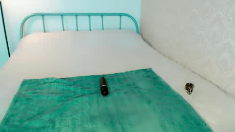 Snapshot of maryblacky chatting on 05-12-26, 04:42 Anna online show from 05-12-26, 04:42