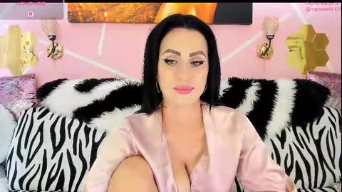 Snapshot of maryeelle chatting on 09-27-25, 08:14 Maryelle online show from 09-27-25, 08:14