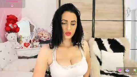 Snapshot of maryeelle chatting on 07-10-26, 08:00 Maryelle online show from 07-10-26, 08:00