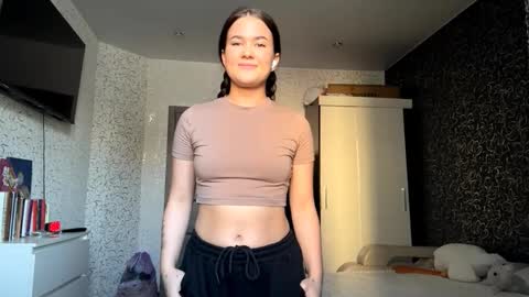 Lola online show from 02-17-26, 08:11