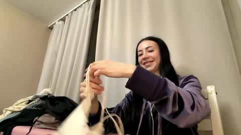 Lola online show from 03-24-26, 06:57