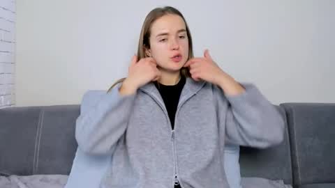 Mari online show from 12-16-25, 08:41