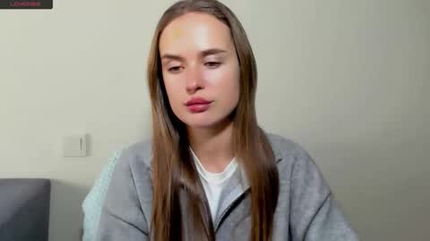 Mari online show from 12-22-25, 09:28