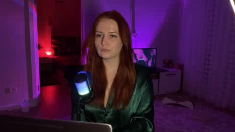 Snapshot of maryleesa chatting on 05-15-26, 07:21 SirenVictoria online show from 05-15-26, 07:21
