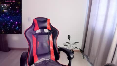 Dulce Maria online show from 04-17-26, 05:27