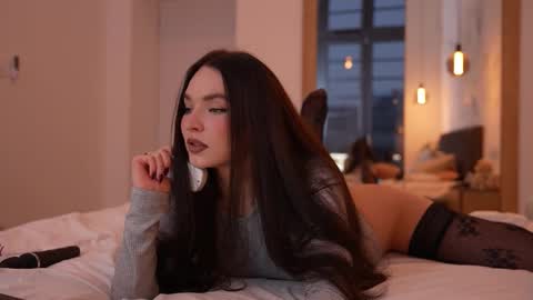 Marina online show from 12-20-25, 03:08