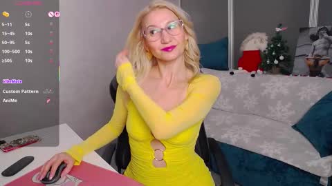 Snapshot of marysantamonika chatting on 01-11-26, 12:54 Mary online show from 01-11-26, 12:54