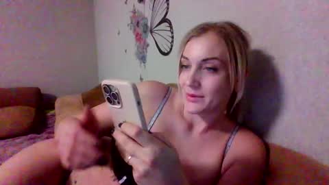 Snapshot of maryyemm chatting on 01-02-25, 02:57 maryyemm online show from 01-02-25, 02:57