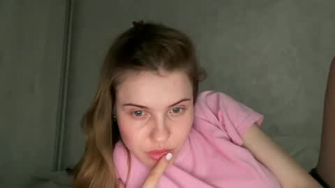 Snapshot of maryyourr chatting on 06-30-26, 05:25 MaryYourr online show from 06-30-26, 05:25