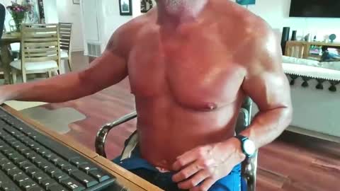 Snapshot of mascmuscle49 chatting on 12-13-25, 07:53 mascmuscle49 online show from 12-13-25, 07:53