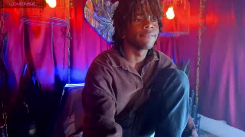 Snapshot of mashall_lee chatting on 02-10-26, 07:51 MARSHALL LEE online show from 02-10-26, 07:51