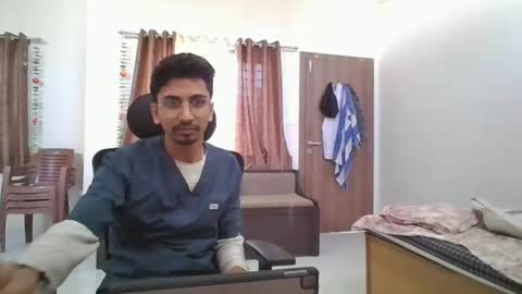 Snapshot of maskboyz2003 chatting on 12-11-24, 05:53 maskboyz2003 online show from 12-11-24, 05:53