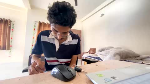 Snapshot of maskboyz2004 chatting on 02-09-25, 04:04 Mask Boy online show from 02-09-25, 04:04