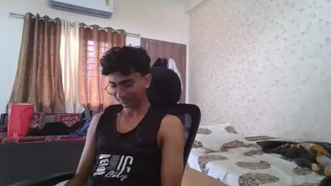 Snapshot of maskboyz2004 chatting on 11-01-25, 03:52 Mask Boy online show from 11-01-25, 03:52