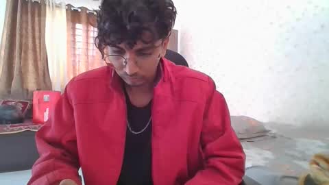 Snapshot of maskboyz2004 chatting on 11-19-25, 05:07 Mask Boy online show from 11-19-25, 05:07