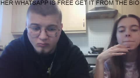 Snapshot of maskedman699 chatting on 01-20-25, 02:46 Extreme Couple online show from 01-20-25, 02:46