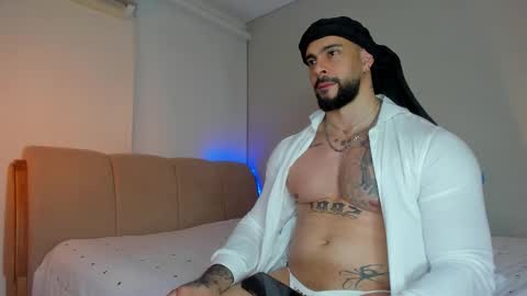 Snapshot of massimo_visconti chatting on 11-10-25, 03:49 massimo online show from 11-10-25, 03:49