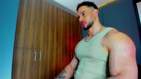 Snapshot of massimo_visconti chatting on 02-06-26, 11:24 massimo online show from 02-06-26, 11:24