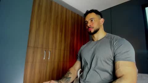 Snapshot of massimo_visconti chatting on 02-23-26, 02:36 massimo online show from 02-23-26, 02:36