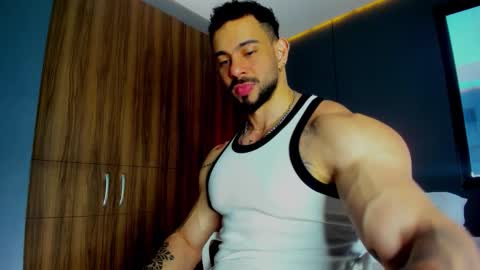 Snapshot of massimo_visconti chatting on 02-26-26, 02:16 massimo online show from 02-26-26, 02:16