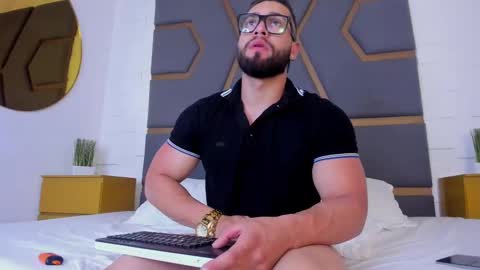 Massimo online show from 09-30-25, 03:44