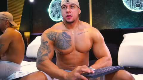 massimowalton2 online show from 09-25-25, 02:43