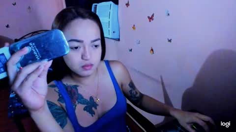 Snapshot of massivecockcum chatting on 01-04-25, 07:55 kimmy online show from 01-04-25, 07:55