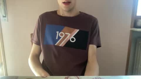 Snapshot of massiverob99 chatting on 05-09-26, 01:16 massiverob99 online show from 05-09-26, 01:16