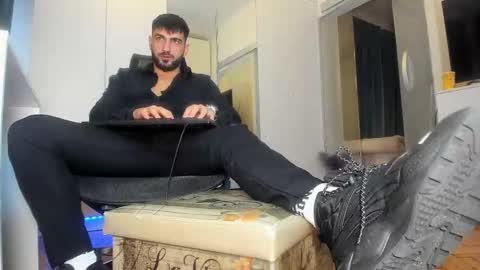 Snapshot of master9four chatting on 10-05-25, 10:57 Matthew online show from 10-05-25, 10:57