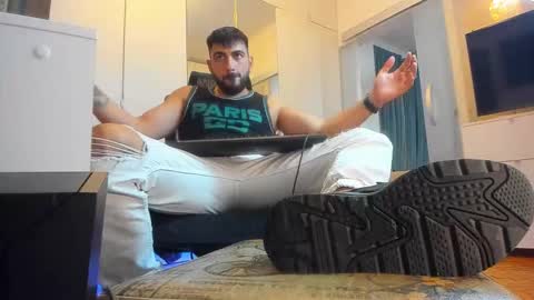 Snapshot of master9four chatting on 10-19-25, 08:09 Matthew online show from 10-19-25, 08:09