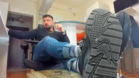 Snapshot of master9four chatting on 11-12-25, 08:30 Matthew online show from 11-12-25, 08:30