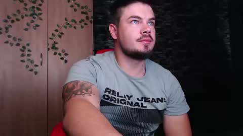 Snapshot of master__blue__eye chatting on 11-27-25, 07:43 Master Blue Eye online show from 11-27-25, 07:43