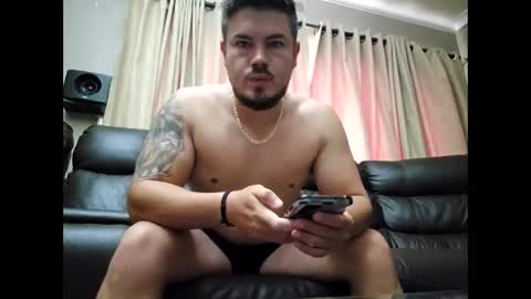 Snapshot of master__blue__eye chatting on 11-28-25, 08:39 Master Blue Eye online show from 11-28-25, 08:39