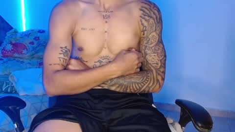 Snapshot of master_hot777 chatting on 10-13-25, 01:49 great master online show from 10-13-25, 01:49