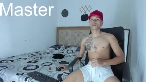 Snapshot of masteralda09 chatting on 09-24-25, 05:16 Alpha junior online show from 09-24-25, 05:16