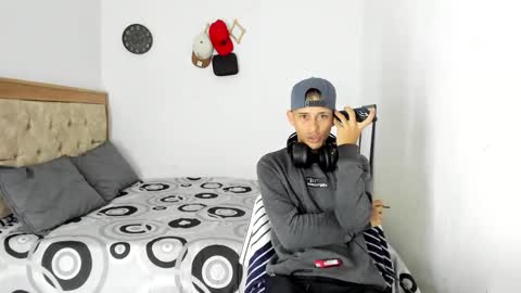 Snapshot of masteralda09 chatting on 10-22-25, 02:17 Alpha junior online show from 10-22-25, 02:17