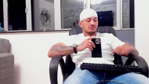 masterchris12 online show from 12-11-24, 12:12