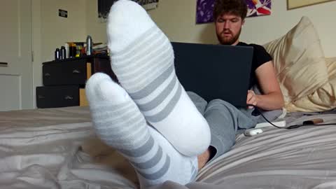 Snapshot of masterevan15 chatting on 09-11-25, 07:03 CanuckSoles online show from 09-11-25, 07:03