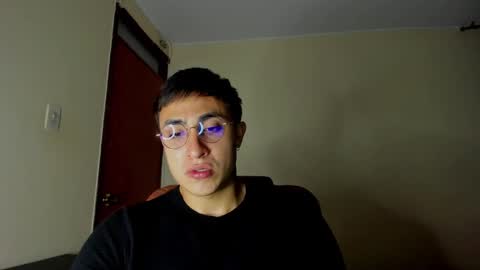 Snapshot of masterfiterotic chatting on 02-15-25, 02:37 masterfiterotic online show from 02-15-25, 02:37