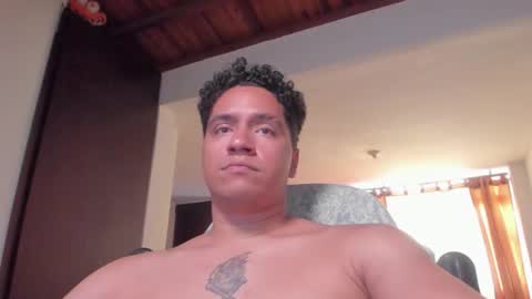 Juan Independent Model online show from 10-06-25, 09:12