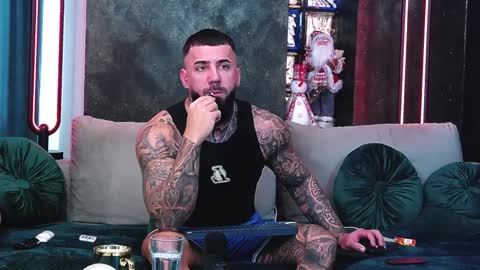 Snapshot of masterkingofmuscle chatting on 12-30-24, 08:43 masterkingofmuscle online show from 12-30-24, 08:43