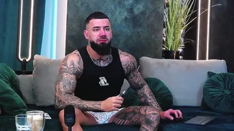 Snapshot of masterkingofmuscle chatting on 01-13-25, 06:16 masterkingofmuscle online show from 01-13-25, 06:16