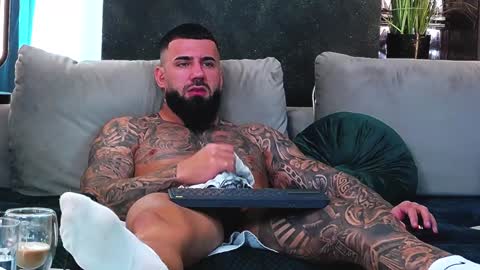 Snapshot of masterkingofmuscle chatting on 01-13-25, 09:19 masterkingofmuscle online show from 01-13-25, 09:19