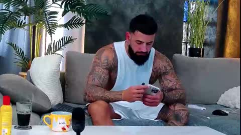 Snapshot of masterkingofmuscle chatting on 10-09-25, 11:30 masterkingofmuscle online show from 10-09-25, 11:30