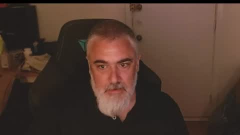 Snapshot of mastermcgirt chatting on 06-14-26, 02:24 Dave online show from 06-14-26, 02:24