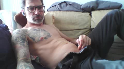 Snapshot of masterp17 chatting on 01-12-25, 02:52 Master P online show from 01-12-25, 02:52