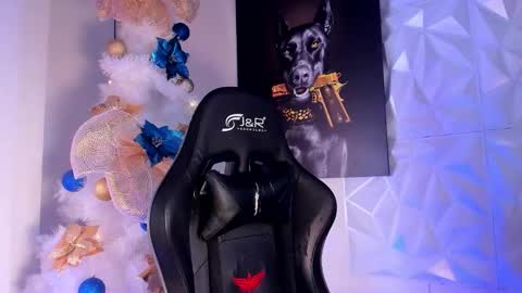 Snapshot of masters_boys chatting on 12-14-25, 01:27 KONAN online show from 12-14-25, 01:27