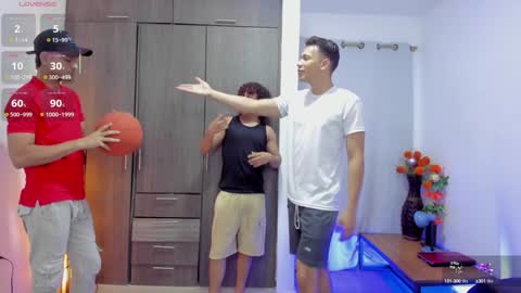 Snapshot of masters_sexx chatting on 01-23-25, 11:15 Team Cris Darwin- Fernando- Stiven- David online show from 01-23-25, 11:15