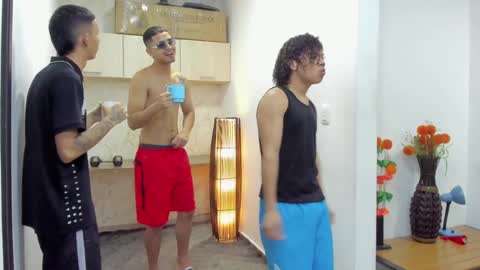 Snapshot of masters_sexx chatting on 01-30-25, 11:33 Team Cris Darwin- Fernando- Stiven- David online show from 01-30-25, 11:33